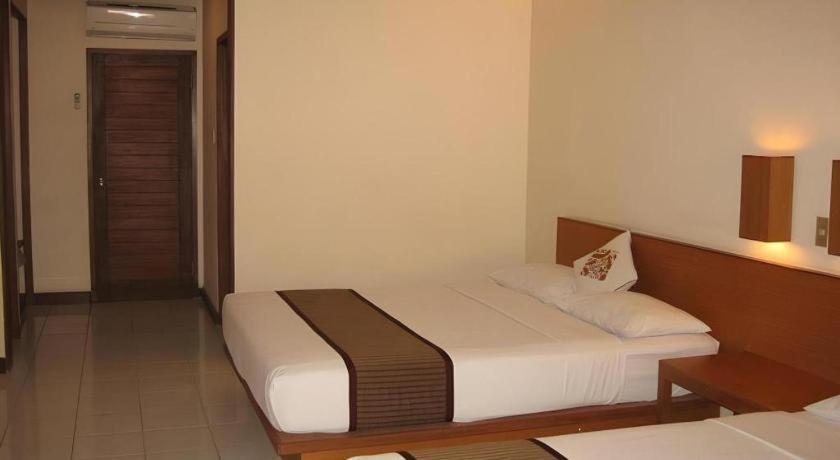 Nyiur Resort Hotel Pangandaran Exteriör bild